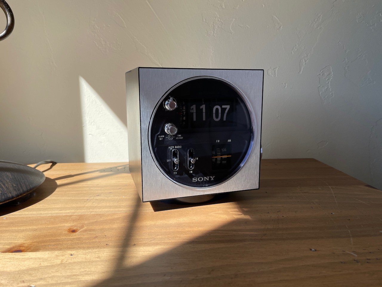 Sony TFM-C430W, Six-Sided Small Surprise! - Flip Clock Fans